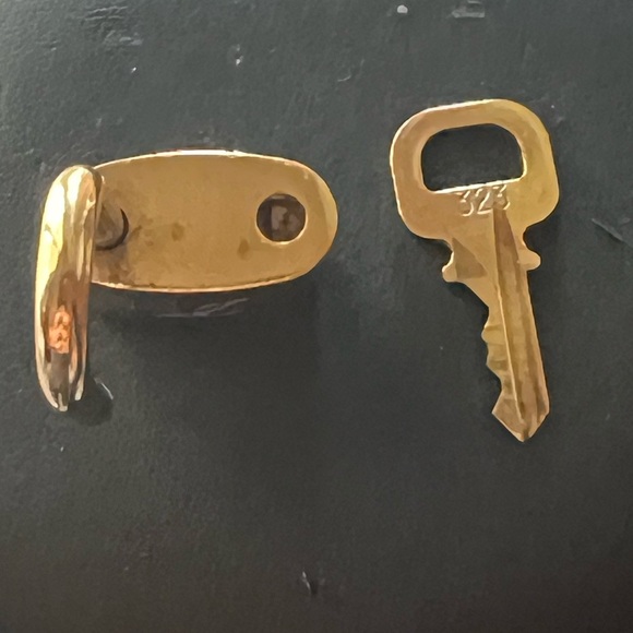 Louis Vuitton lock and key with unbranded necklace LV lock 323 great Xmas gift - Picture 10 of 10